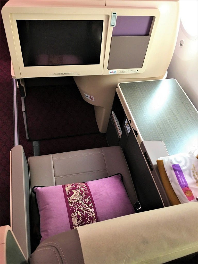 Review Of The Juneyao Business Class That You Will Fly From Shanghai To Helsinki Finland Ginger Around The World - roblox business class seat